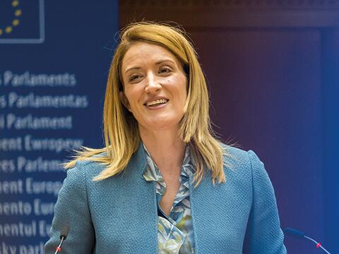 Roberta Metsola aus Malta ist seit 2022 EU-Parlamentspräsidentin.